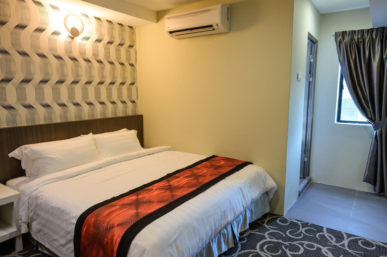 De Champs Hotel Kuantan Exterior photo