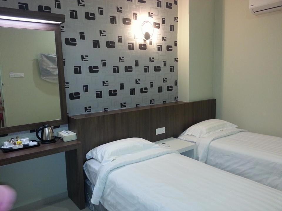 De Champs Hotel Kuantan Exterior photo
